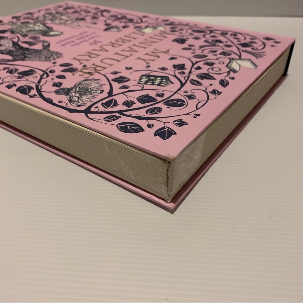 My Miniature Library - 30 Tiny Books, to Make, Read and Treasure. - Picture 10 of 16